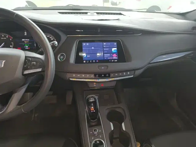 Cadillac XT4 — Фото автомобиля 12