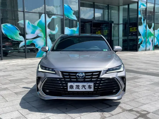 Toyota Avalon — Фото автомобиля 2