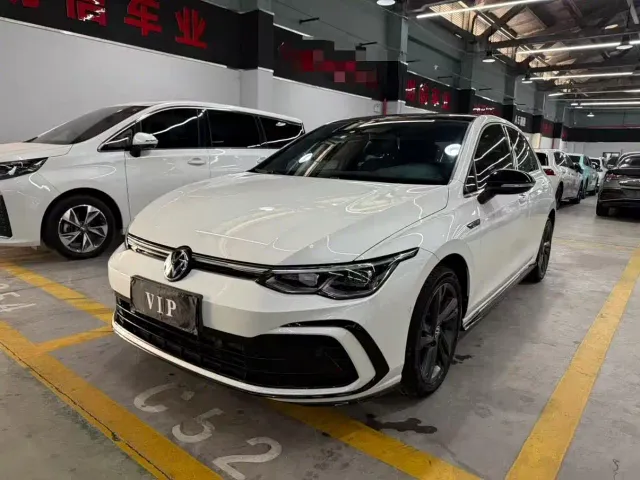 Фотография автомобиля — Volkswagen Golf