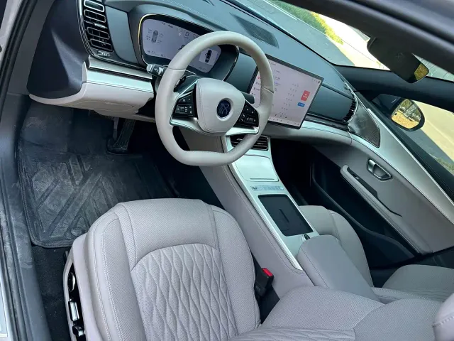 BYD Han L — Фото автомобиля 3
