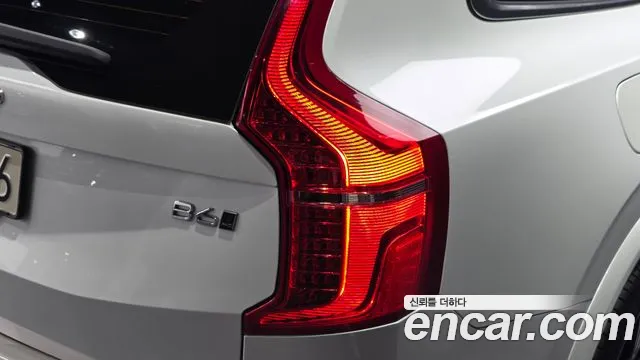 Volvo XC90 — Фото автомобиля 8