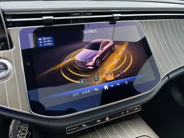 Mercedes-Benz E-Class — Фото автомобиля 25