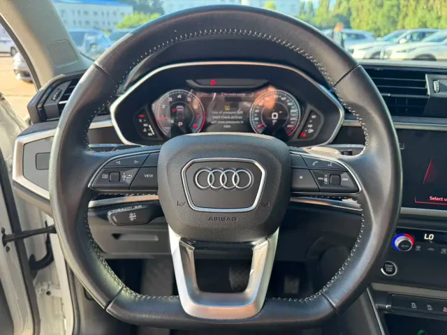 Audi Q3 — Фото автомобиля 11