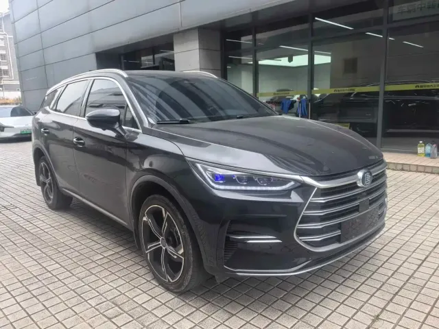 BYD Tang — Фото автомобиля 3