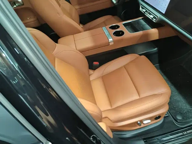 Li Auto L6 — Фото автомобиля 24
