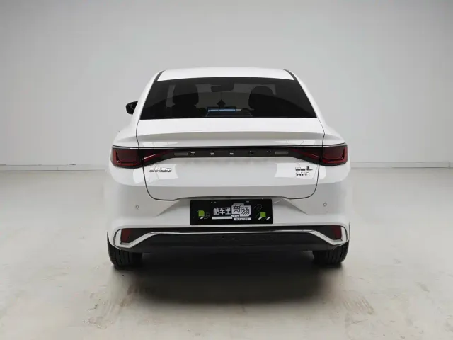 Geely Emgrand L — Фото автомобиля 5