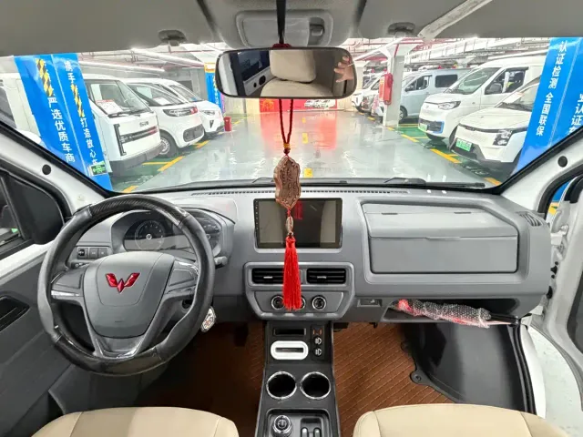 Wuling Yangguang — Фото автомобиля 13