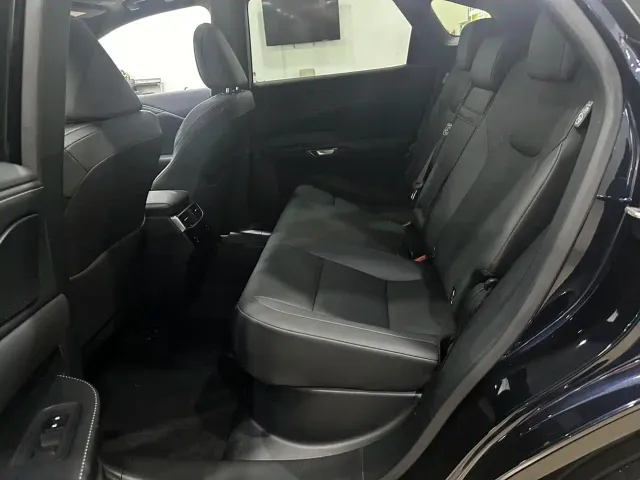 Lexus RX — Фото автомобиля 8