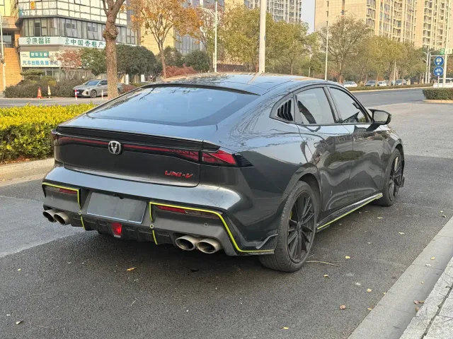 Changan UNI-V — Фото автомобиля 5