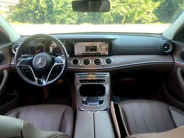 Mercedes-Benz E-Class — Фото автомобиля 9