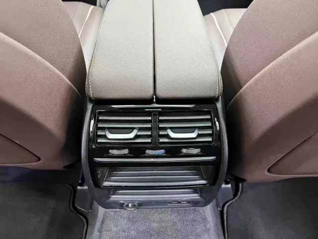 BMW 5 Series — Фото автомобиля 14