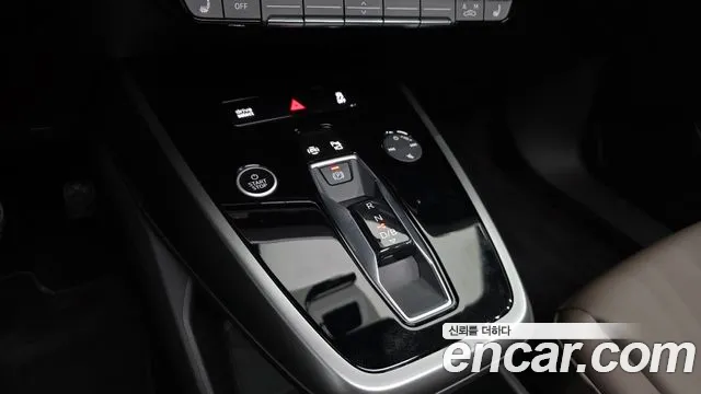 Audi Q4 e-tron — Фото автомобиля 9