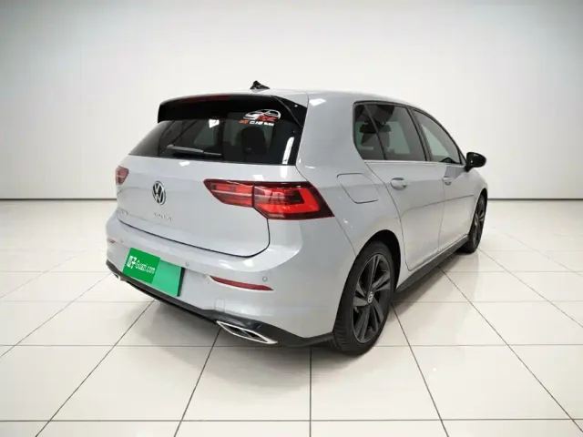 Volkswagen Golf — Фото автомобиля 4