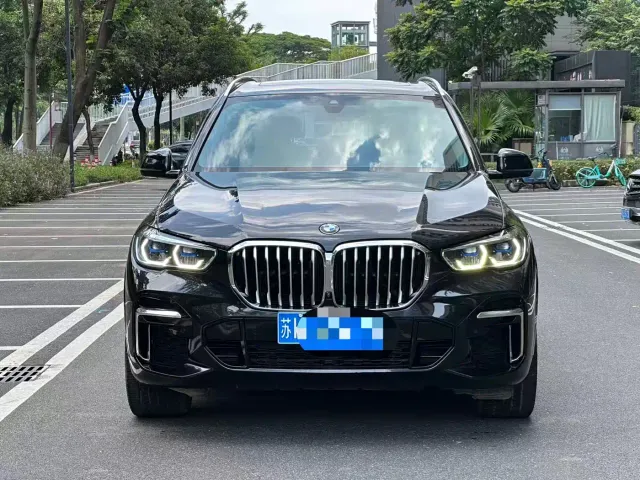 Фотография автомобиля — BMW X5