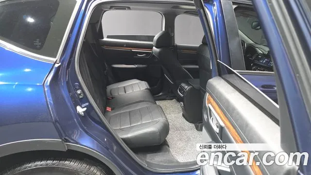 Honda CR-V CR-V 5-е поколение 2.0 гибрид Touring 4WD — Фото автомобиля 10