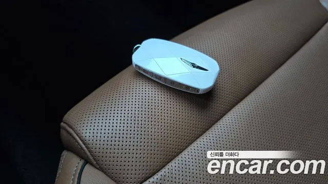 Genesis GV70 — Фото автомобиля 25