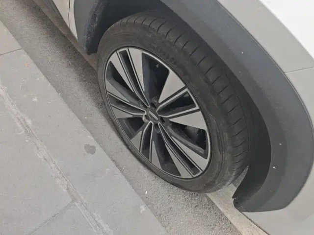 Geely Boyue L — Фото автомобиля 6