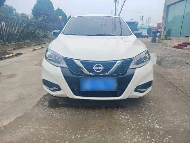 Nissan Tiida — Фото автомобиля 2