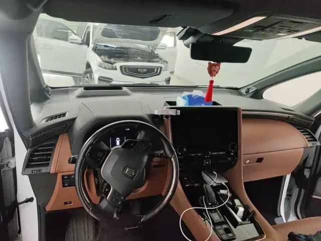 Toyota Vellfire — Фото автомобиля 7