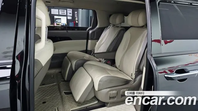 Kia Carnival Generation 4 — Фото автомобиля 17