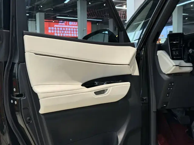 Lexus Lexus LM 2023 500h 6-Seater Prestige Edition — Фото автомобиля 9