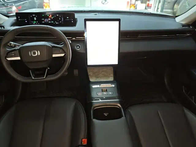 Changan Qiyuan A05 — Фото автомобиля 9