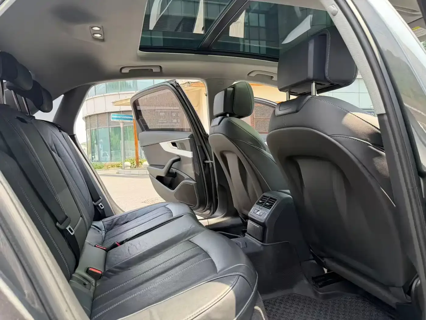 Audi Audi A4L 2022 40 TFSI Fashion Dynamic — Фото автомобиля 10