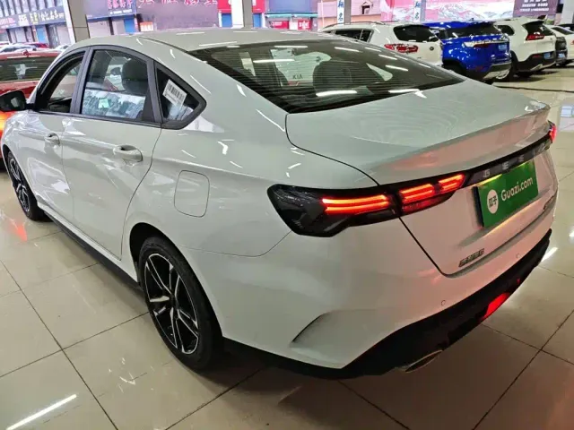 Geely Binrui — Фото автомобиля 4