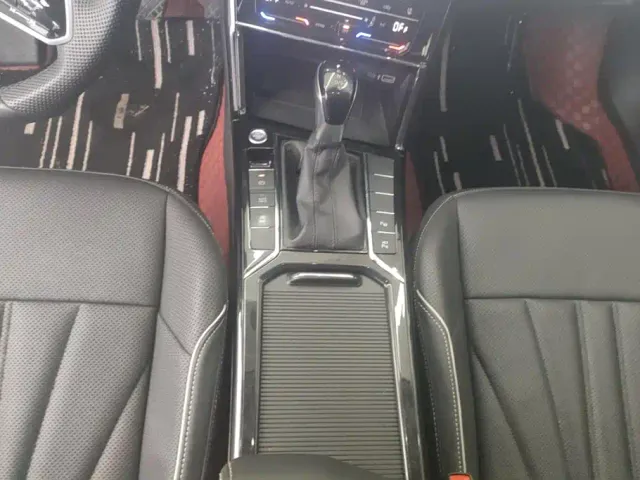 Volkswagen Passat — Фото автомобиля 16