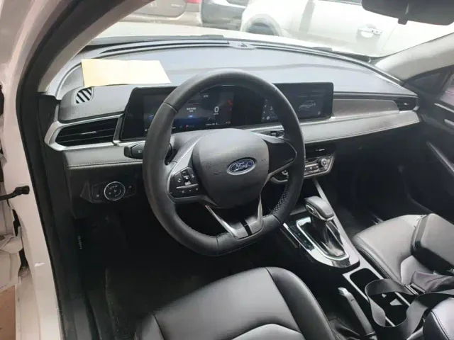 Ford Escort — Фото автомобиля 9