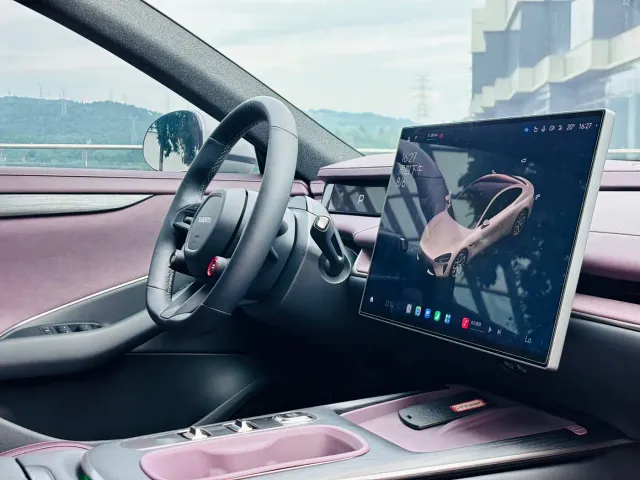 Xiaomi SU7 — Фото автомобиля 18