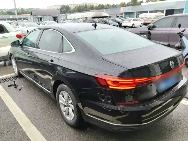 Volkswagen Passat 2025 Outstanding 280TSI Business Edition — Фото автомобиля 4