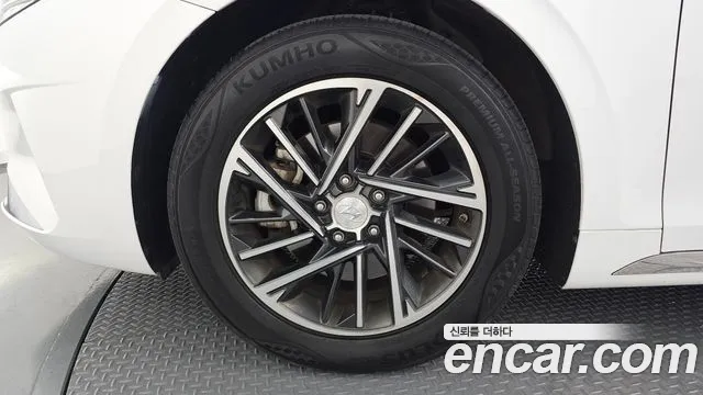 Hyundai Grandeur Новый Grandeur IG 3.0 LPi (Для проката) — Фото автомобиля 5