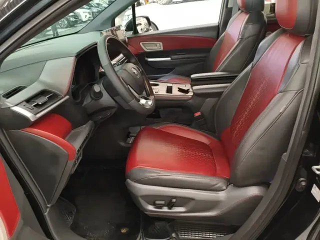 Toyota Granvia — Фото автомобиля 14