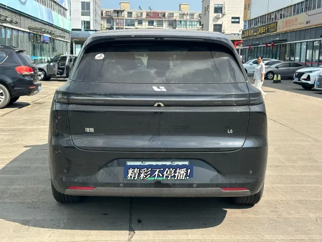 Li Auto L6 — Фото автомобиля 9