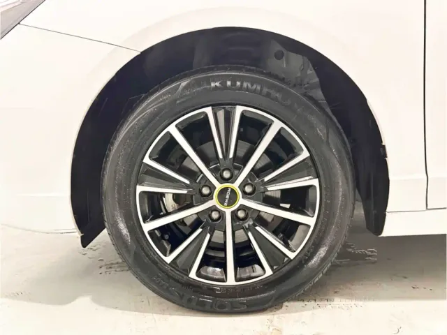 Roewe i5 — Фото автомобиля 15