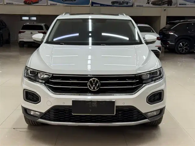Volkswagen T-Roc — Фото автомобиля 2