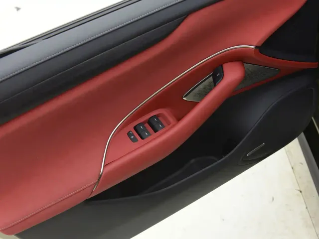 Xiaomi SU7 — Фото автомобиля 8