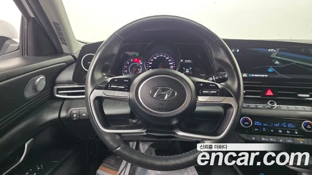 Hyundai AVANTE Avante (CN7) — Фото автомобиля 15