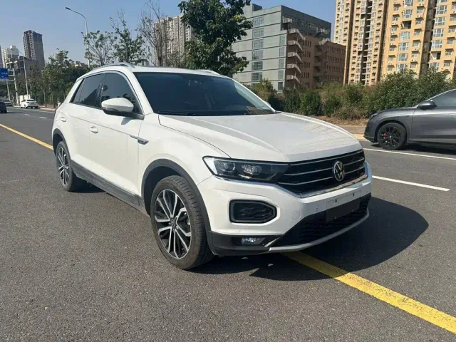 Volkswagen T-Roc — Фото автомобиля 3