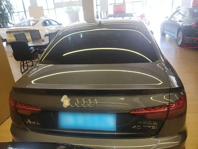 Audi A4L — Фото автомобиля 5
