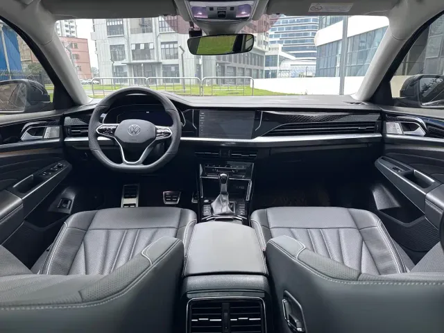 Volkswagen Passat — Фото автомобиля 14