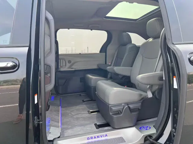 Toyota Granvia — Фото автомобиля 6