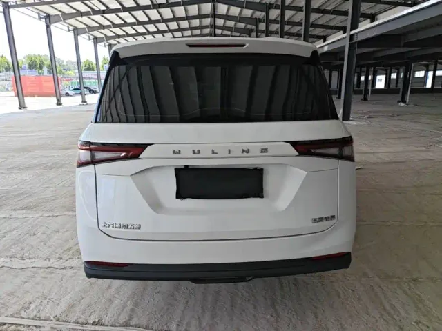 Wuling Jiachen — Фото автомобиля 5