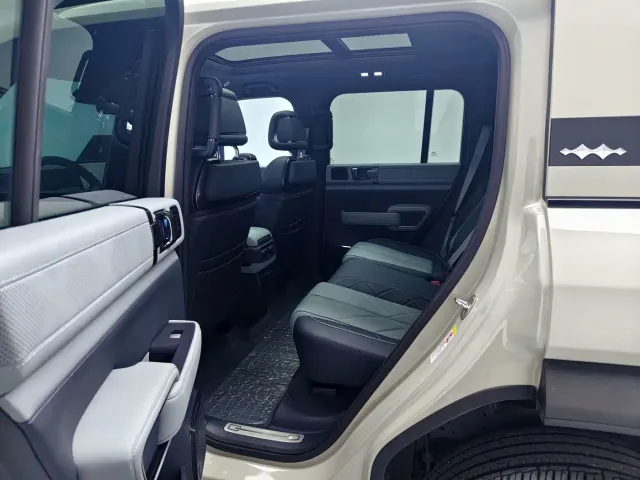 BYD FangChengBao Leopard 5 — Фото автомобиля 13