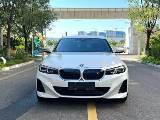 BMW i3 — Фото автомобиля 2