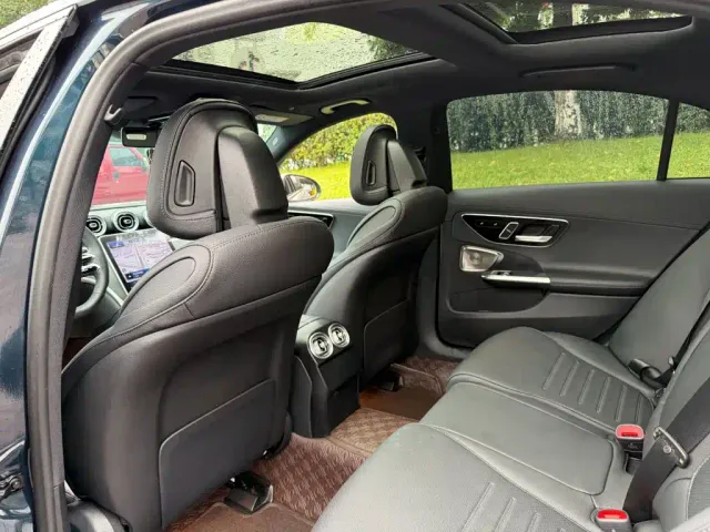 Mercedes-Benz C-Class — Фото автомобиля 11