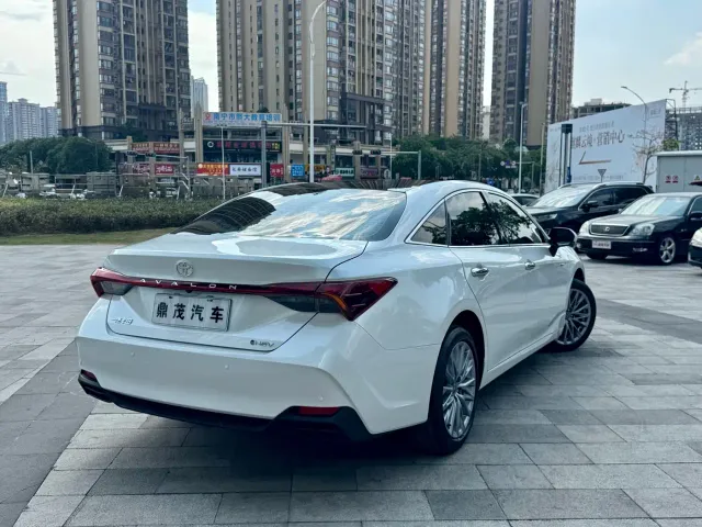 Toyota Avalon — Фото автомобиля 6