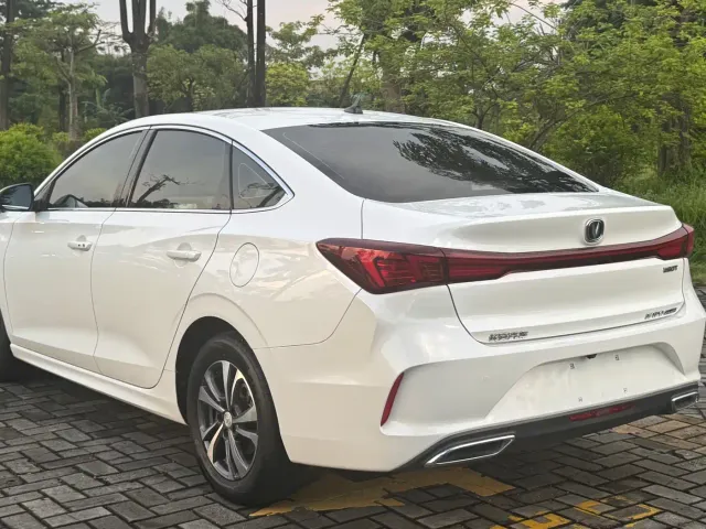 Changan Eado — Фото автомобиля 24