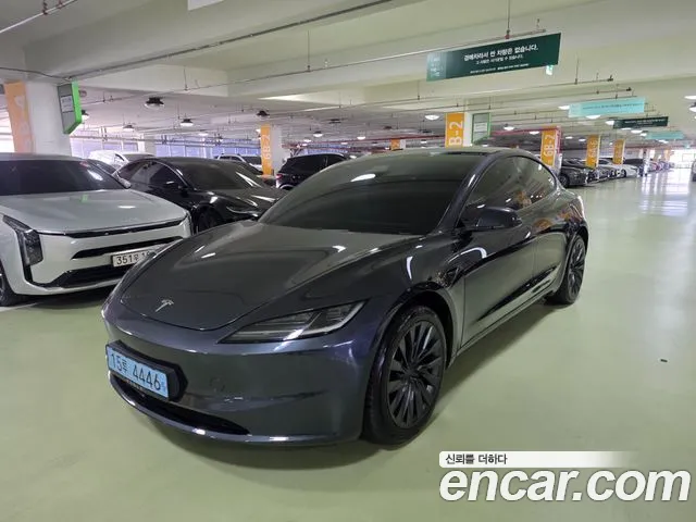 Фотография автомобиля — Tesla Model 3